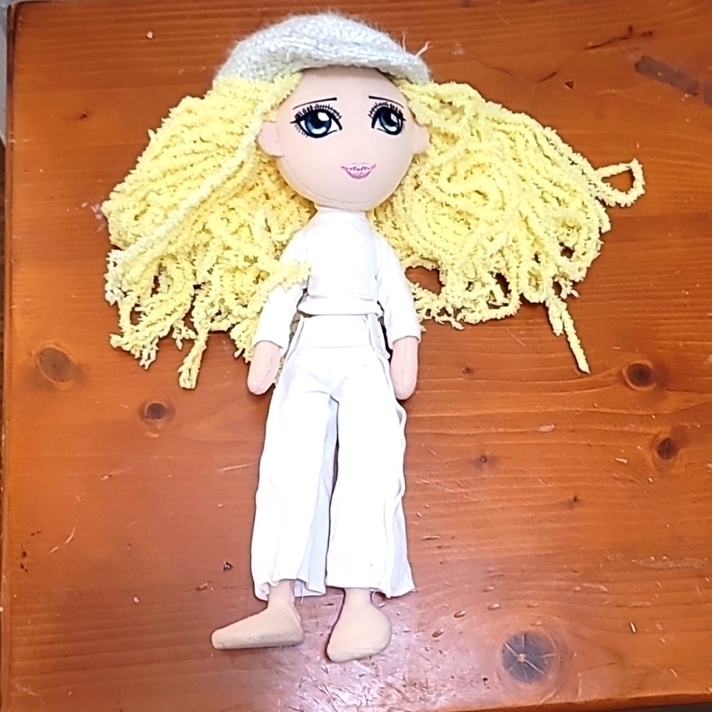 Unbranded Fashion Plush Doll‎ Girl 13" White Outfit Yellow Hair Knit Beret Hat